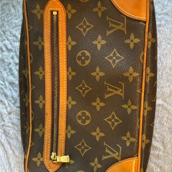 Authentic Vintage Louis Vuitton Monogram Marly Dragonne Clutch – Good Condition - Picture 2 of 15
